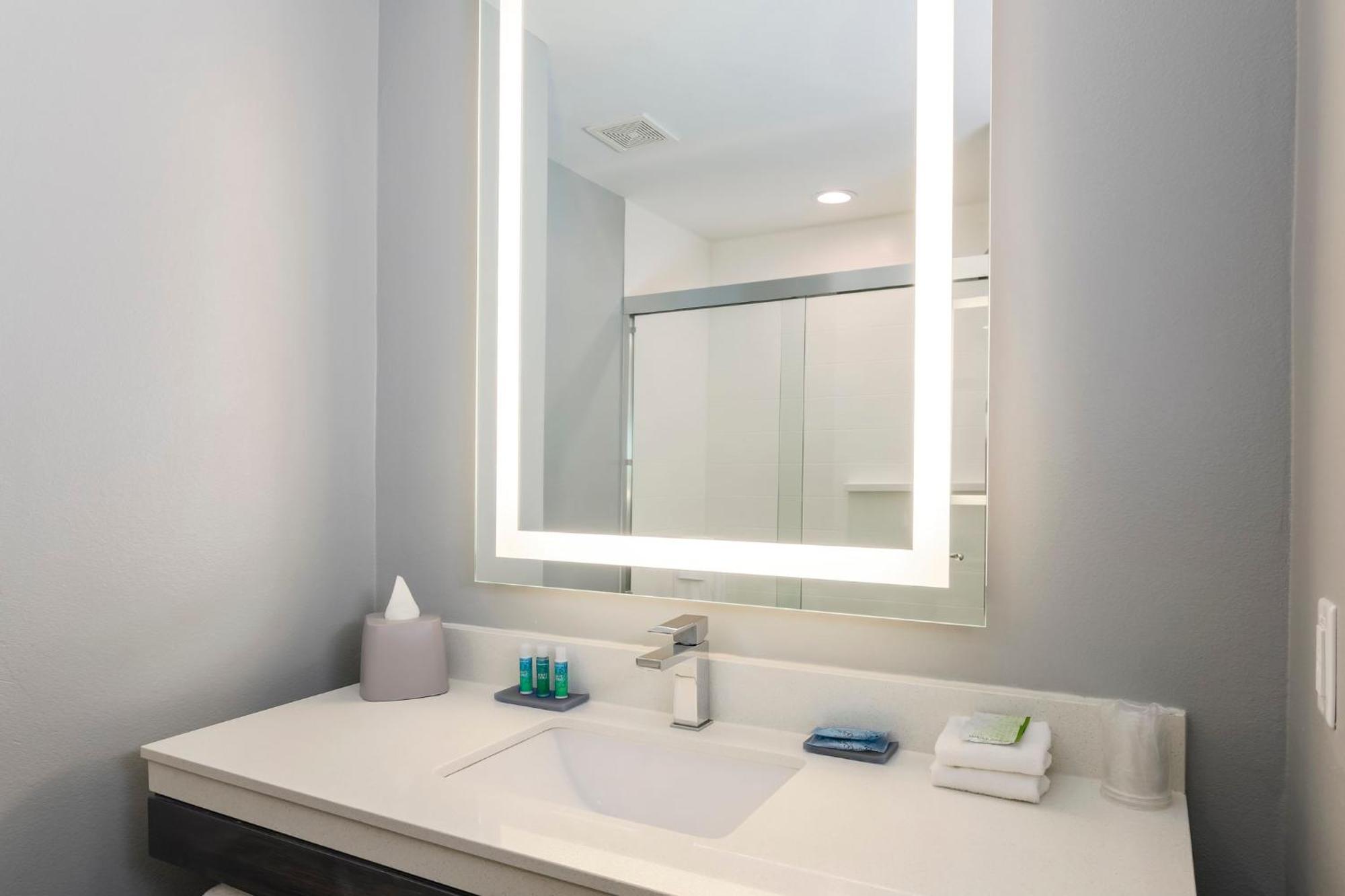 Holiday Inn Express & Suites Houston - Hobby Airport Area By Ihg Buitenkant foto